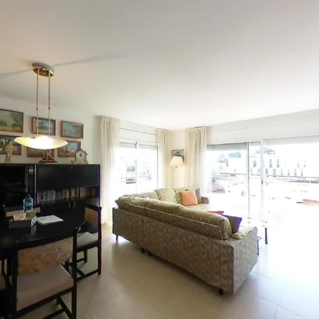 Charming With Shared Pool Views Appartamento *