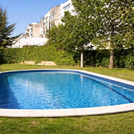 Charming With Shared Pool Views Apartament *