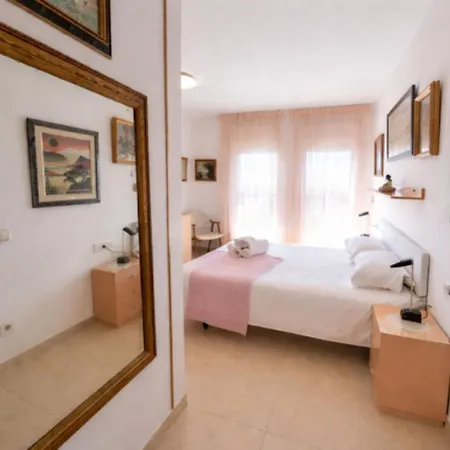 Charming With Shared Pool Views Apartment
