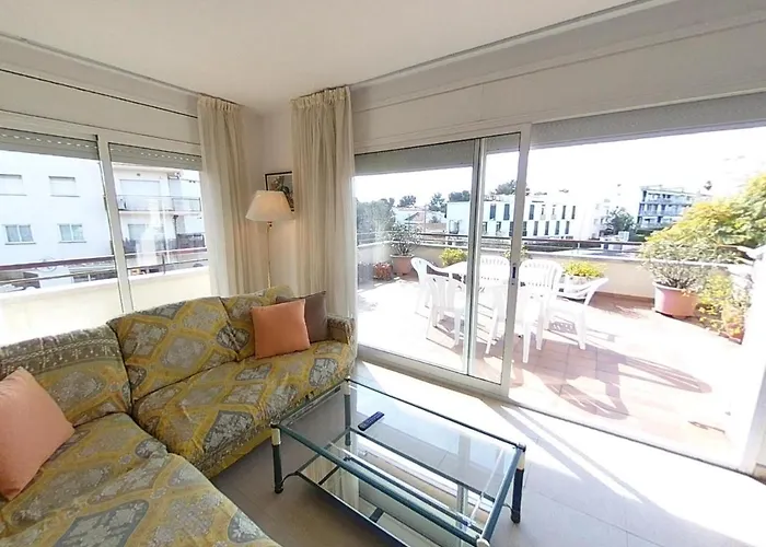 Charming With Shared Pool Views Apartamento